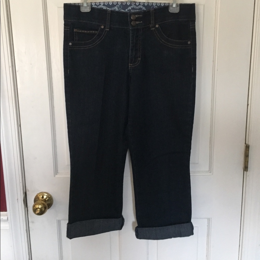 Bandolino Jean capris. Comfort fit waistband. 6